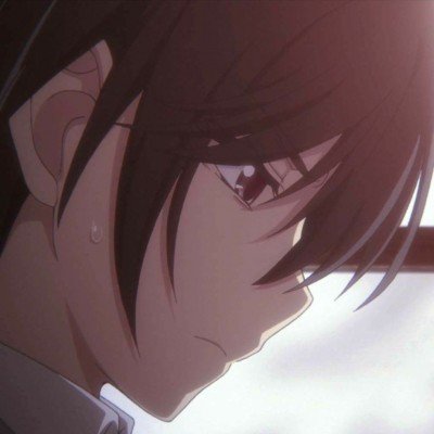 店员回应女子光脚试鞋留白色碎屑